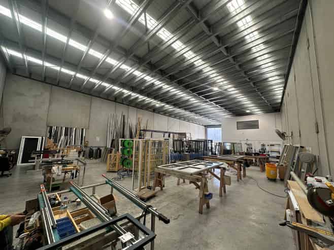 Modern tilt slab warehouse. Flexible lease options