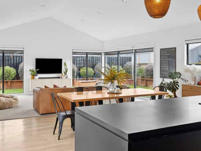 17 Cooper Crescent, Luggate