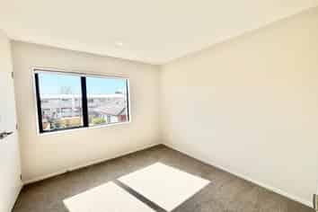 10/113 Moore Street, Howick