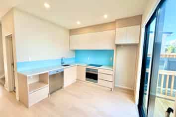 9/113 Moore Street, Howick