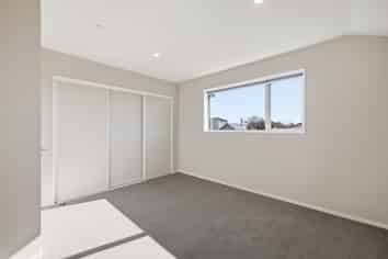 2/3A Humboldt Street, Sydenham