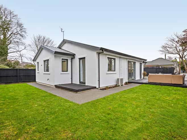 2/64A Cutts Road, Russley