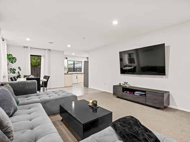 2/64A Cutts Road, Russley
