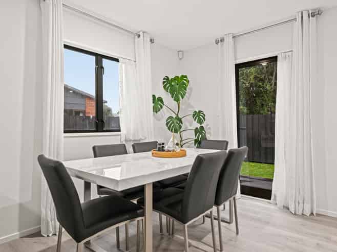 2/64A Cutts Road, Russley