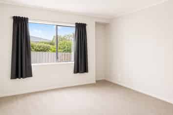 22d Dickens Street, Owhata