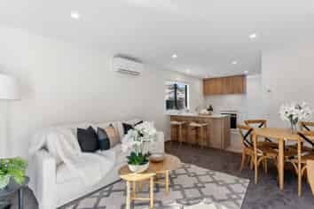 2/18 Whiteleigh Avenue, Addington
