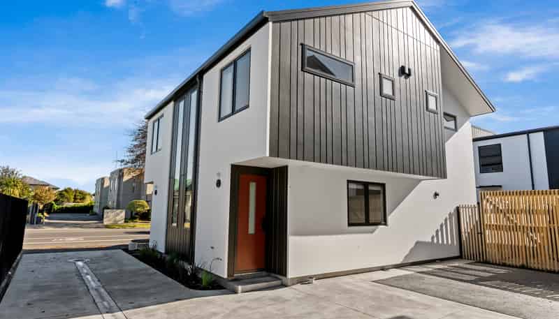 2/18 Whiteleigh Avenue, Addington