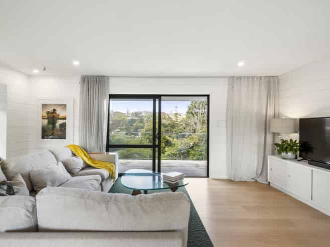 42B Glamorgan Drive, Torbay