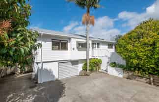 42B Glamorgan Drive, Torbay