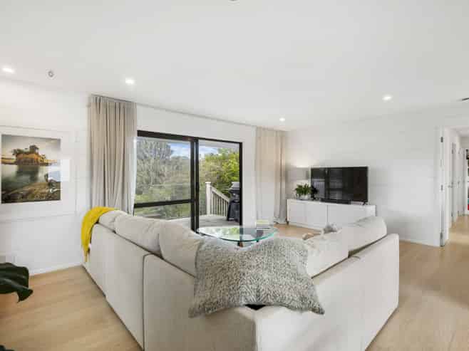 42B Glamorgan Drive, Torbay