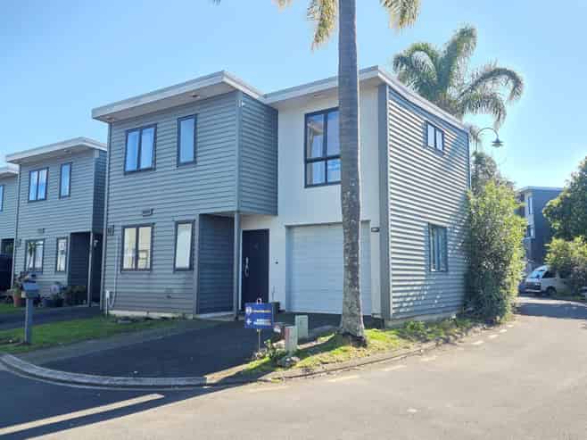 34 Saintly Lane, Avondale