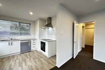 2/4 Grove Road, Addington