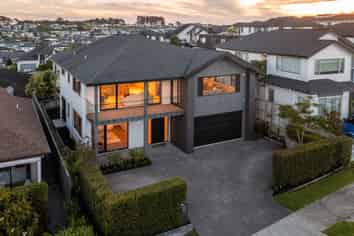 32 Grut Greens, Millwater