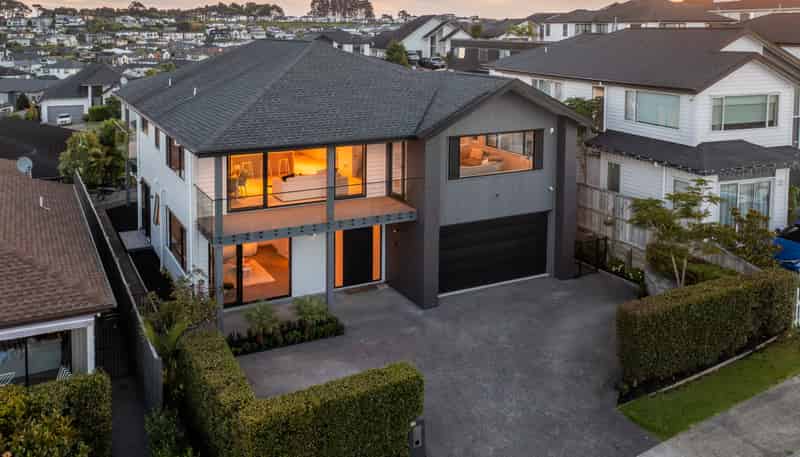 32 Grut Greens, Millwater