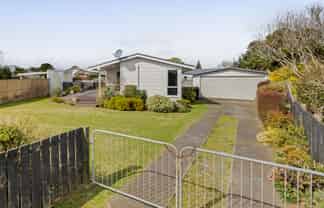 8 Hughson Place, Opunake
