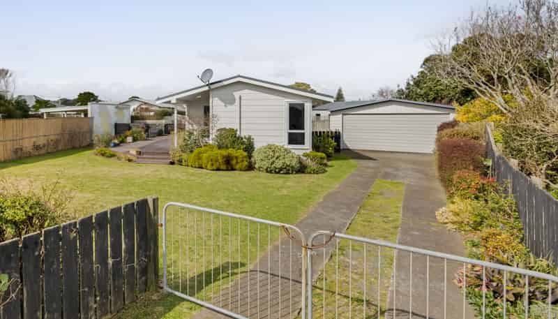 8 Hughson Place, Opunake
