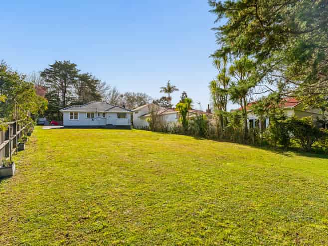 526A West Coast Road, Oratia