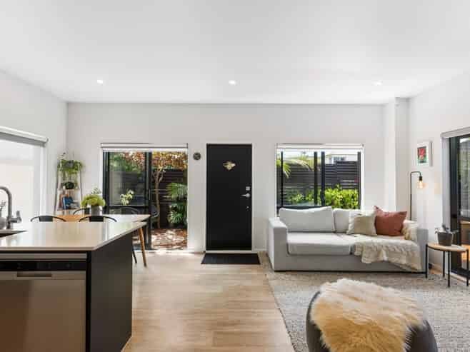 8A Edgar Pearce Place, Howick