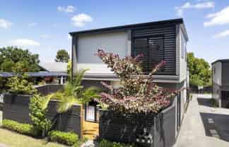 8A Edgar Pearce Place, Howick
