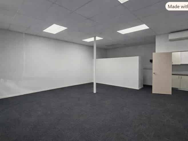 Immaculate office tenancy