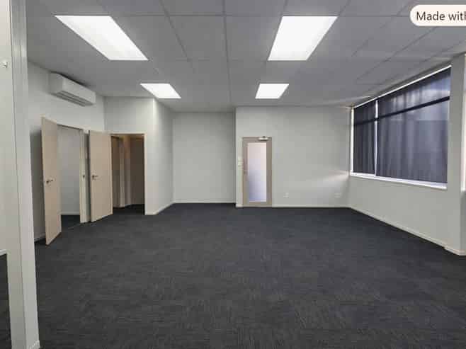 Immaculate office tenancy