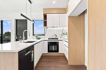 2&3/31 Booralee Avenue, Botany Downs