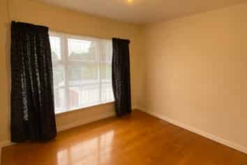 2/228 Onewa Road, Birkenhead