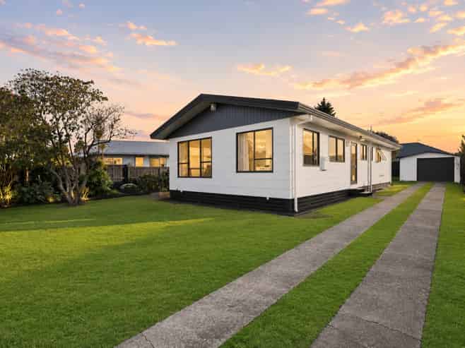 19 Elmwood Crescent, Pukete