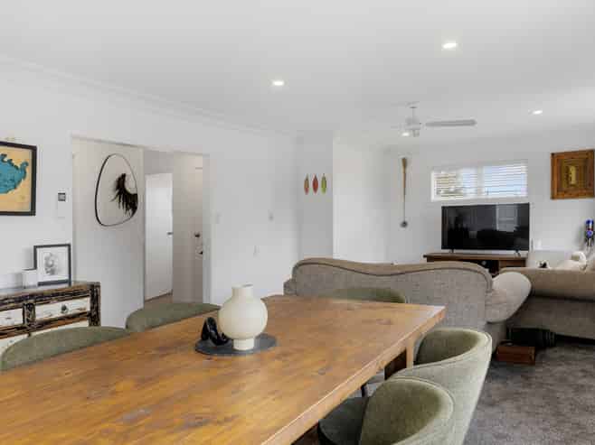 10 Armstrong Grove, Hilltop