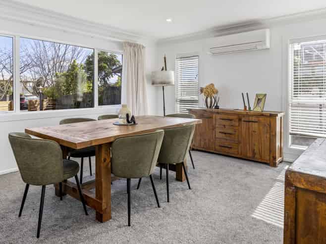 10 Armstrong Grove, Hilltop