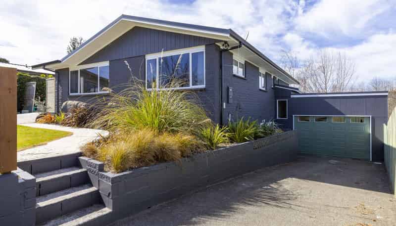 10 Armstrong Grove, Hilltop