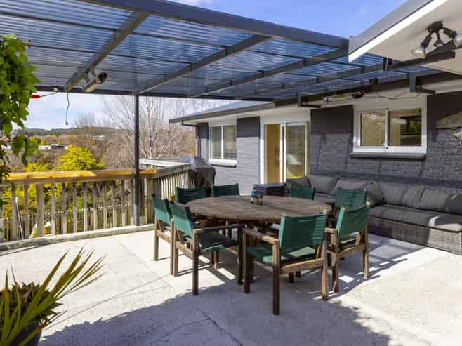 10 Armstrong Grove, Hilltop