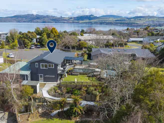 10 Armstrong Grove, Hilltop