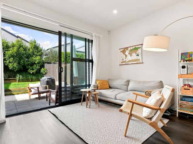 37 Peihana Road, Hobsonville