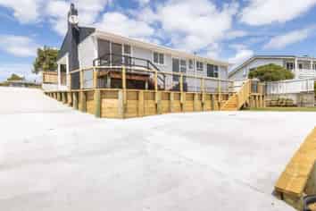 100 South Road, Blagdon
