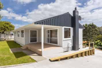 100 South Road, Blagdon