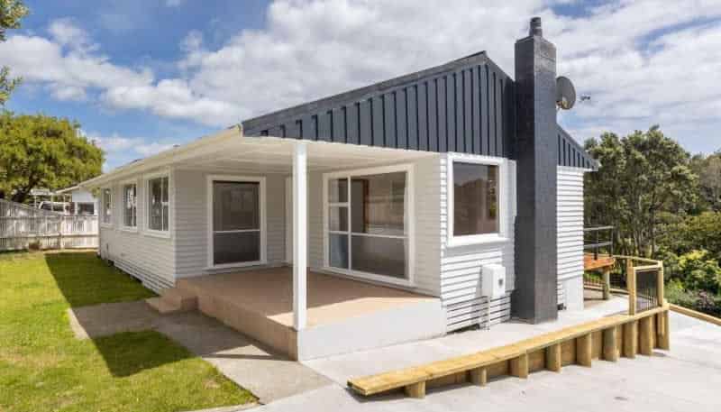 100 South Road, Blagdon