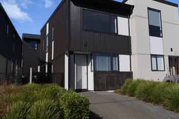 6/130 Richmond Street, Petone