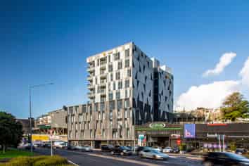 La Quinta Hotel Investment in the Heart of Parnell