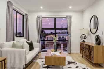36  Drumnaconagher Road, Flat Bush