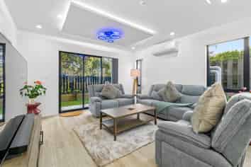 84A Kirkbride Road, Mangere