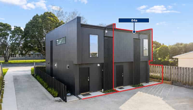 84A Kirkbride Road, Mangere