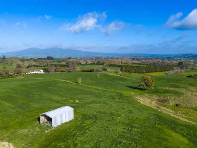 102 Gillard Road, Ngahinapouri