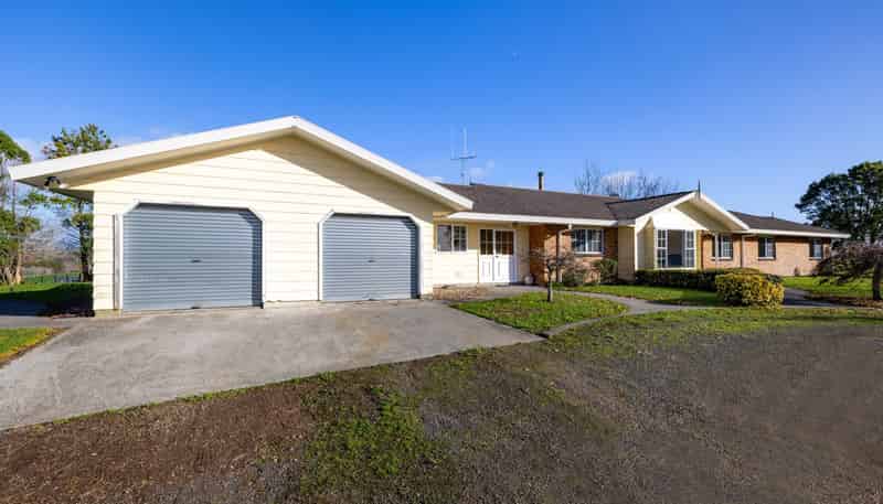 102 Gillard Road, Ngahinapouri