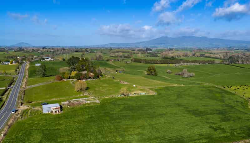 102 Gillard Road, Ngahinapouri