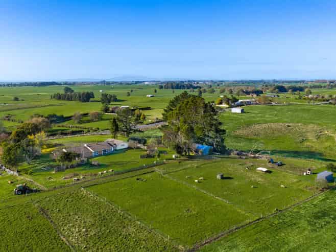 102 Gillard Road, Ngahinapouri