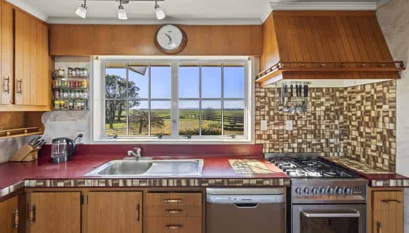102 Gillard Road, Ngahinapouri