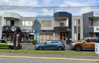 Office/Warehouse Near Expressway