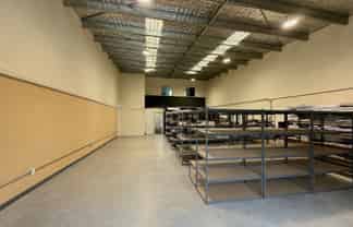 Office/Warehouse Near Expressway