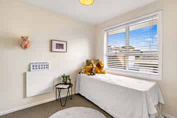 27C Linton Crescent, Matua